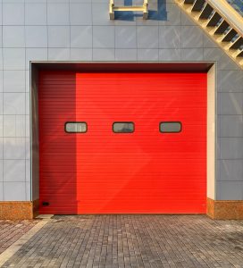 Porte de garage rouge